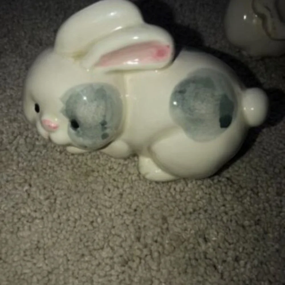 Vintage Enesco Japan Easter‎ Bunny Rabbits Salt and Pepper Shakers